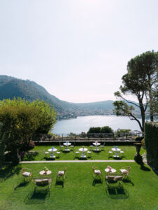 Gruppo Spuma Prato con vista sul Lago di Como