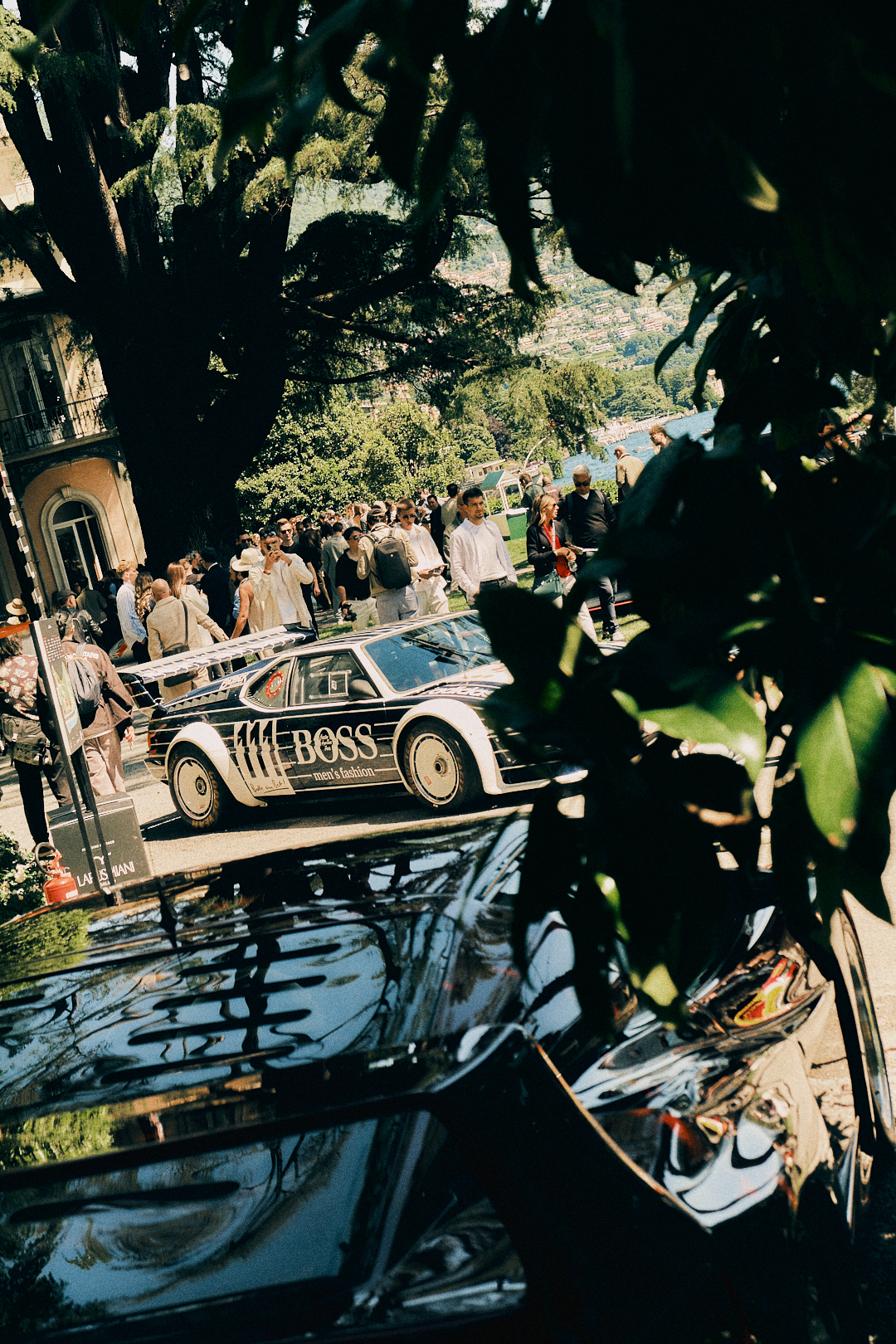 Auto sportive nel parco delle Serre del Grumello