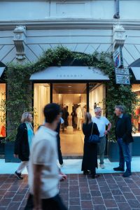 Gruppo Spuma Ingresso della Boutique Tessabit
