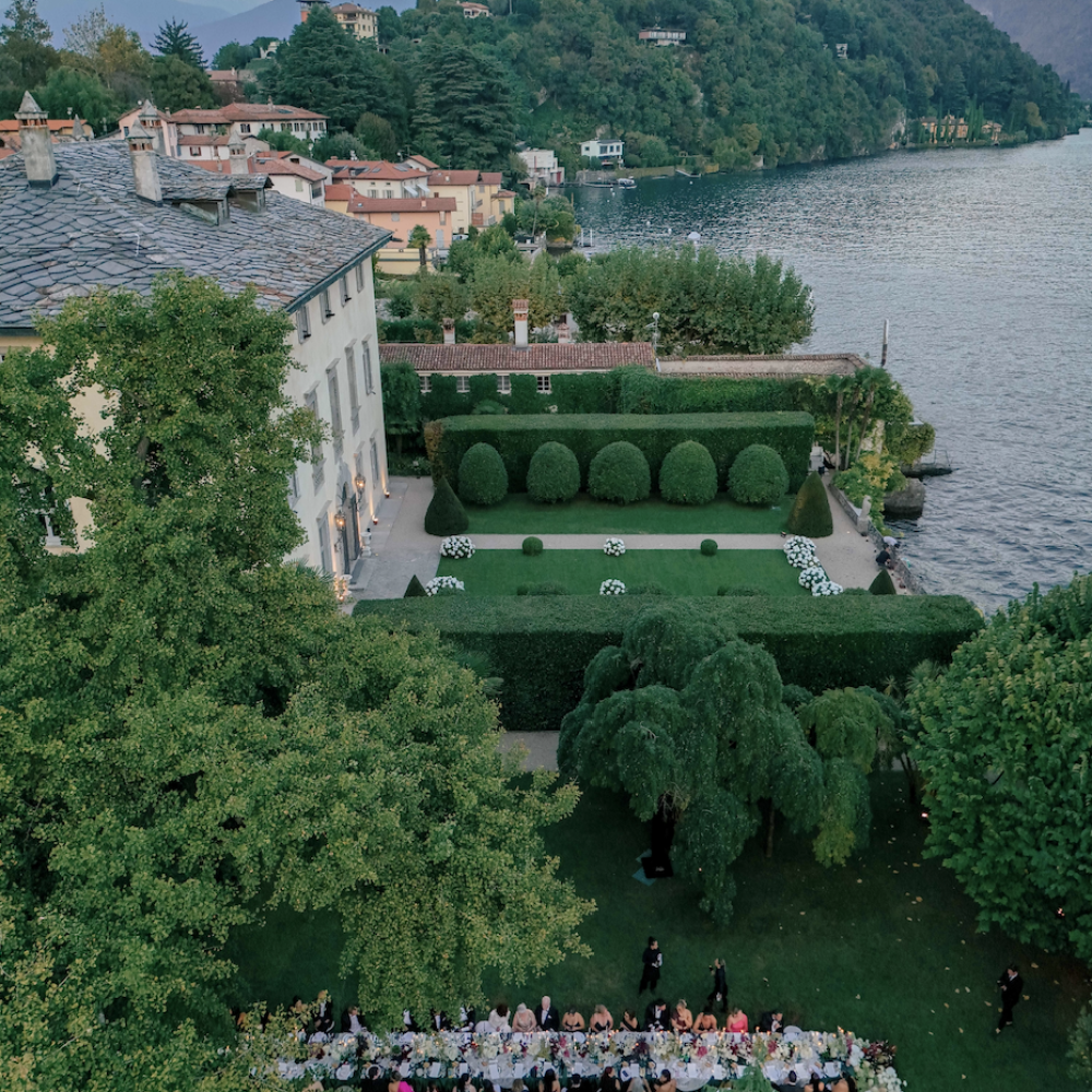 Villa Balbiano con tavolo nuziale vista dall'alto